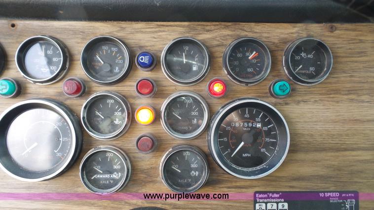 image for item J4596 1995 Western Star 4964F fertilizer/seed tender truck