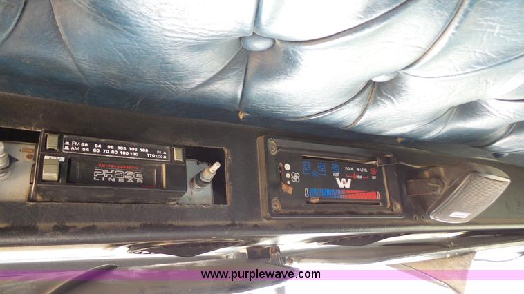 image for item J4596 1995 Western Star 4964F fertilizer/seed tender truck