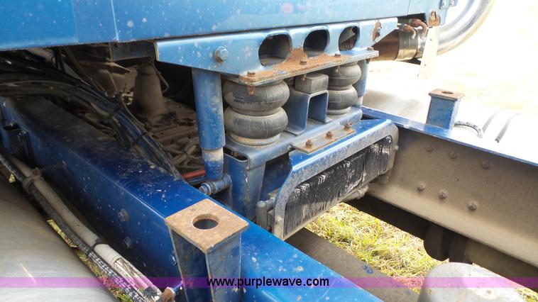 image for item J4596 1995 Western Star 4964F fertilizer/seed tender truck