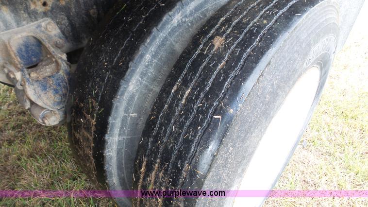 image for item J4596 1995 Western Star 4964F fertilizer/seed tender truck