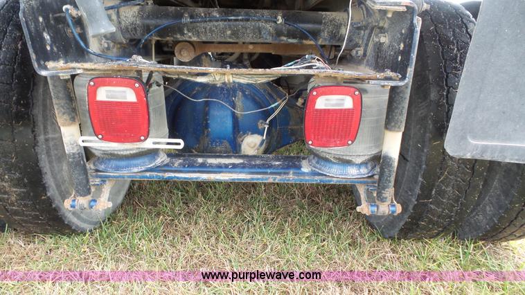 image for item J4596 1995 Western Star 4964F fertilizer/seed tender truck