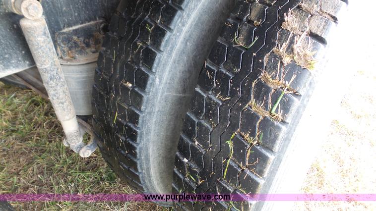 image for item J4596 1995 Western Star 4964F fertilizer/seed tender truck