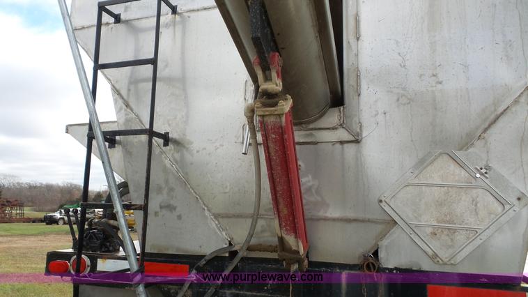 image for item J4596 1995 Western Star 4964F fertilizer/seed tender truck