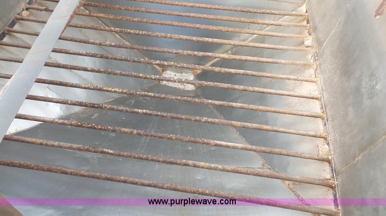 image for item J4596 1995 Western Star 4964F fertilizer/seed tender truck