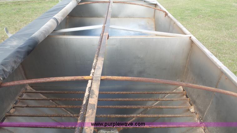 image for item J4596 1995 Western Star 4964F fertilizer/seed tender truck