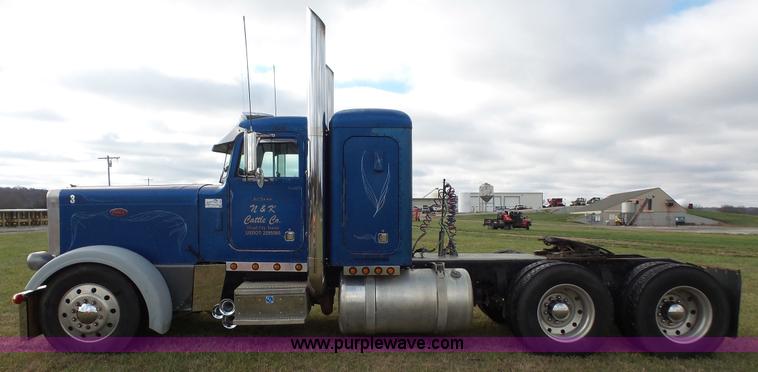 image for item J4597 1984 Peterbilt 359 semi truck
