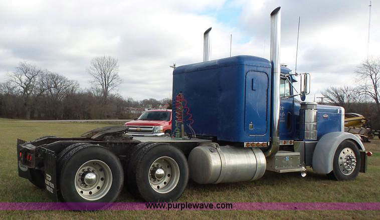 image for item J4597 1984 Peterbilt 359 semi truck