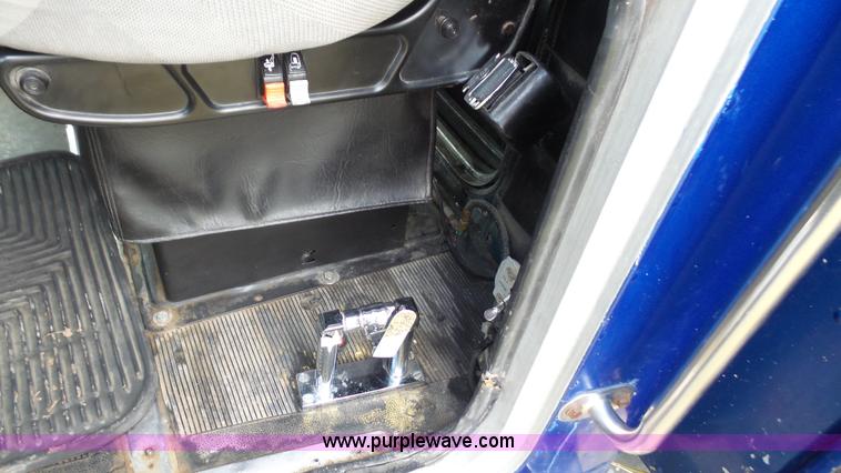 image for item J4597 1984 Peterbilt 359 semi truck