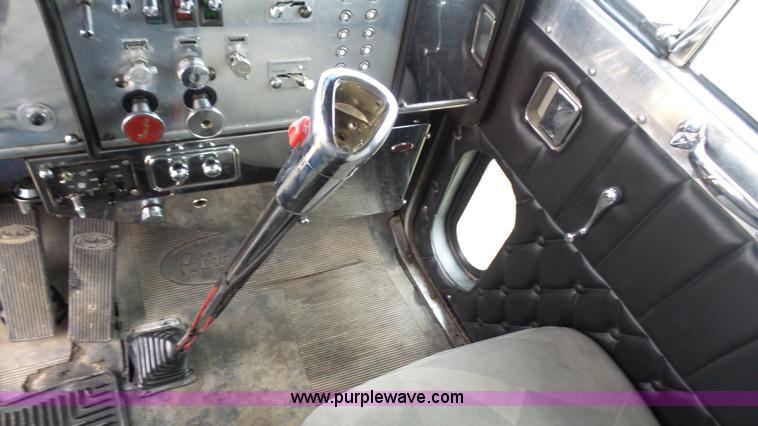 image for item J4597 1984 Peterbilt 359 semi truck
