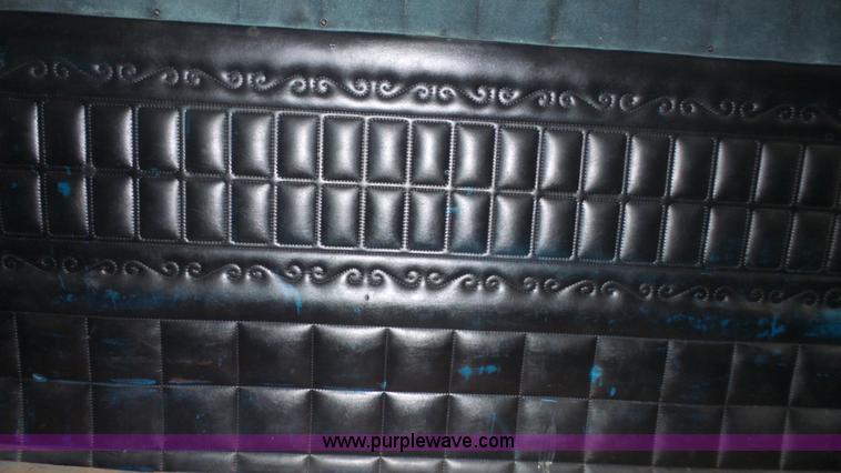 image for item J4597 1984 Peterbilt 359 semi truck