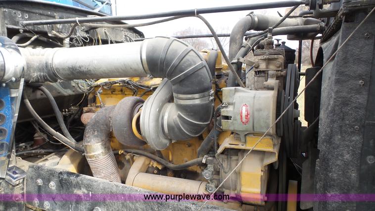 image for item J4597 1984 Peterbilt 359 semi truck