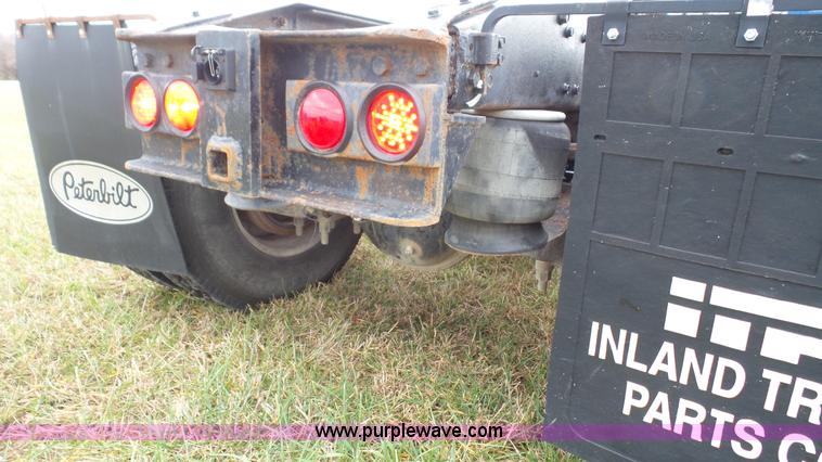 image for item J4597 1984 Peterbilt 359 semi truck