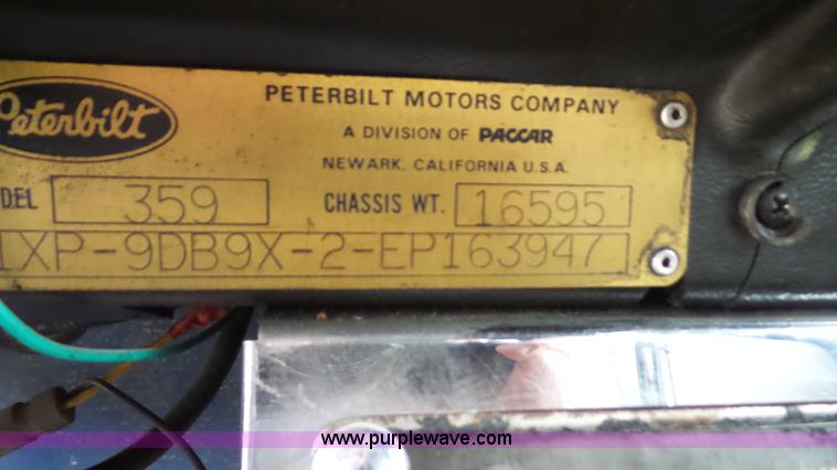 image for item J4597 1984 Peterbilt 359 semi truck