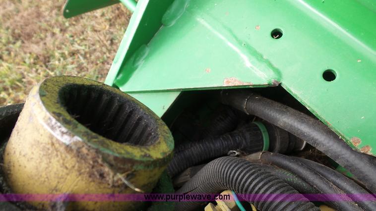 image for item J4601 2002 John Deere 567 round baler