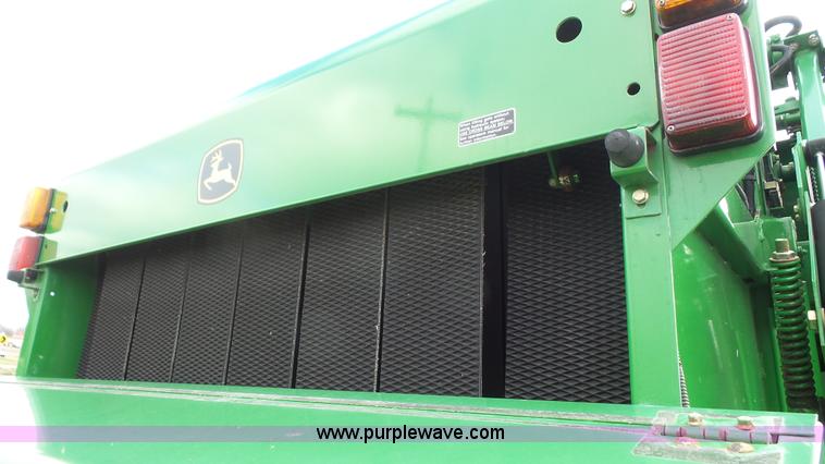 image for item J4601 2002 John Deere 567 round baler