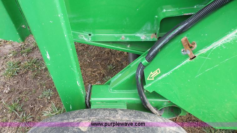 image for item J4601 2002 John Deere 567 round baler