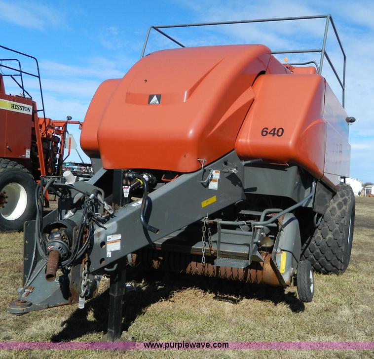 image for item J5162 2009 Hesston 7444 large square baler