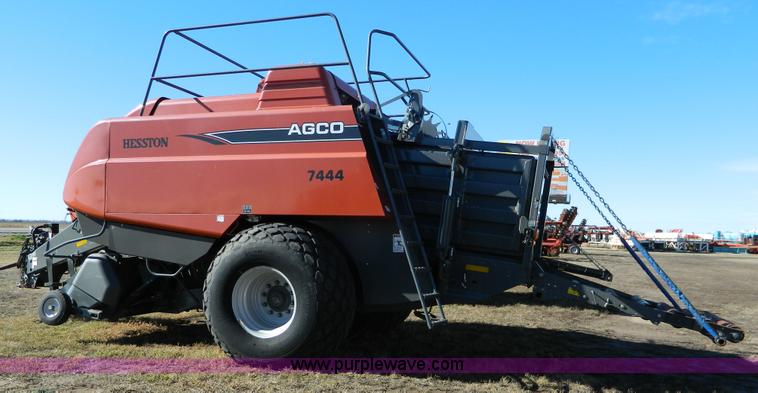 image for item J5162 2009 Hesston 7444 large square baler