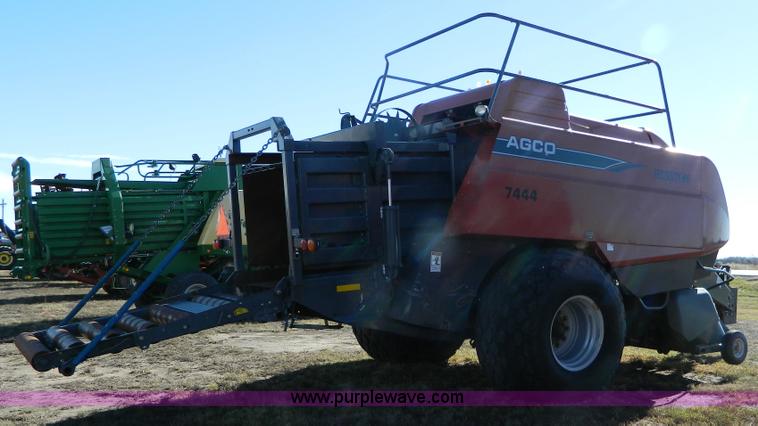 image for item J5162 2009 Hesston 7444 large square baler