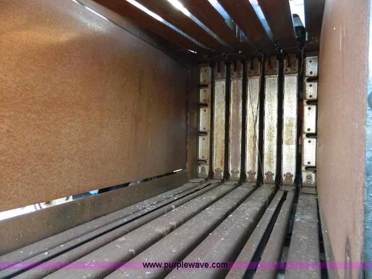 image for item J5162 2009 Hesston 7444 large square baler