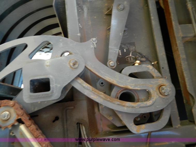 image for item J5162 2009 Hesston 7444 large square baler