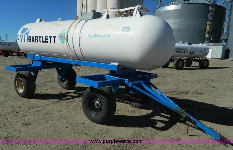 image for item J5172 Anhydrous ammonia nurse tank