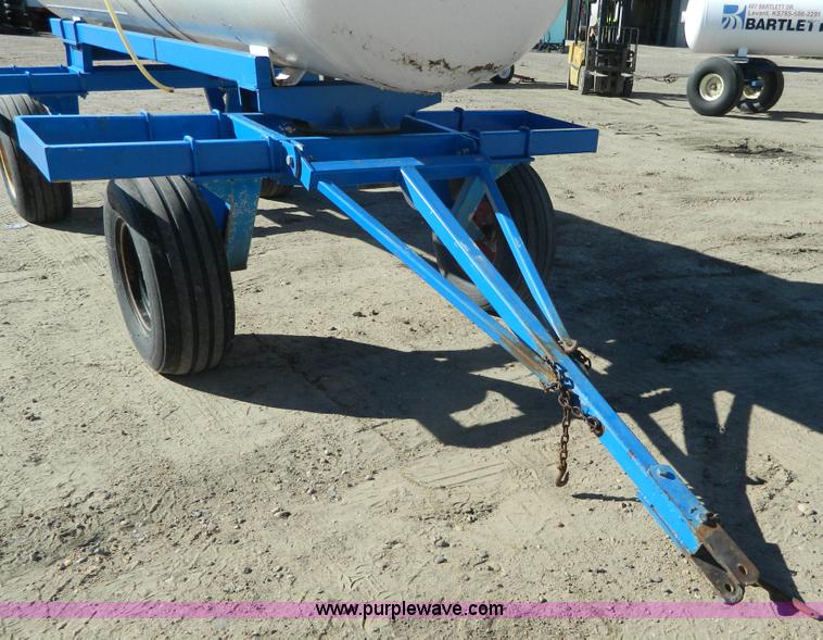 image for item J5172 Anhydrous ammonia nurse tank