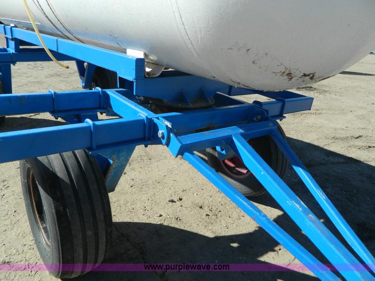 image for item J5172 Anhydrous ammonia nurse tank