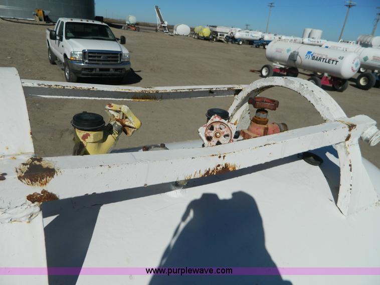 image for item J5172 Anhydrous ammonia nurse tank