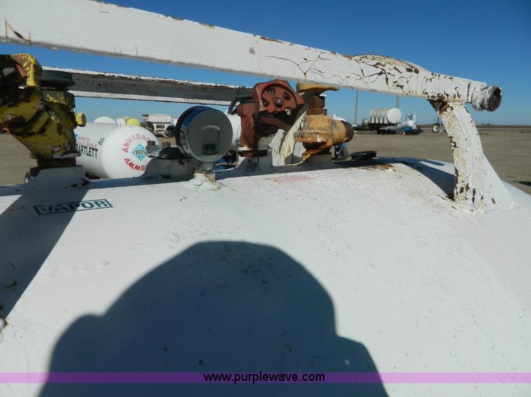 image for item J5173 Anhydrous ammonia nurse tank