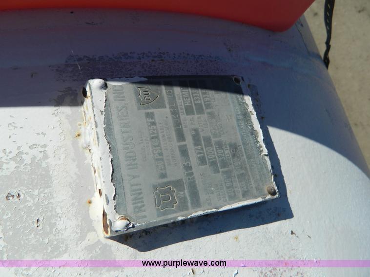 image for item J5173 Anhydrous ammonia nurse tank