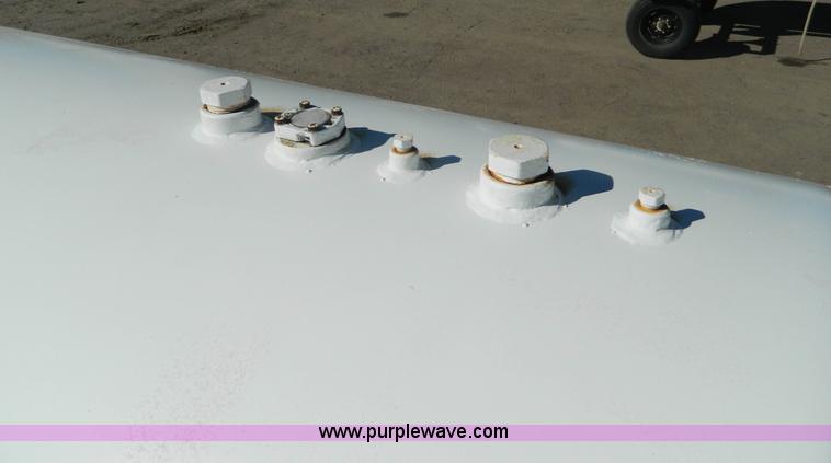 image for item J5175 Anhydrous ammonia nurse tank