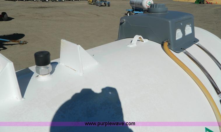 image for item J5175 Anhydrous ammonia nurse tank
