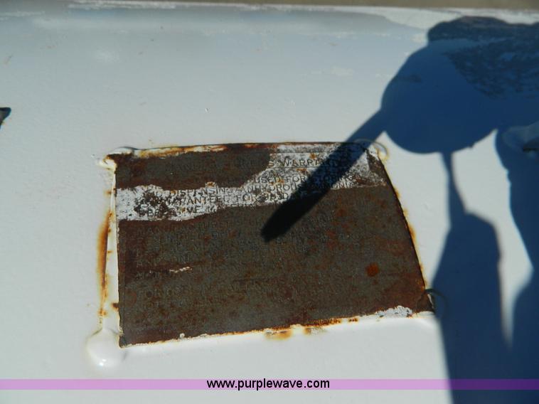 image for item J5175 Anhydrous ammonia nurse tank