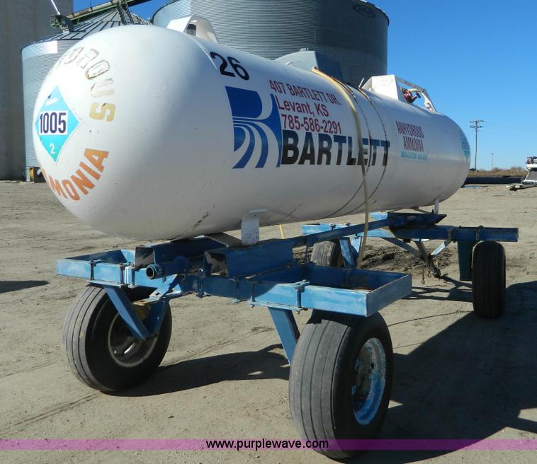 image for item J5177 Anhydrous ammonia nurse tank