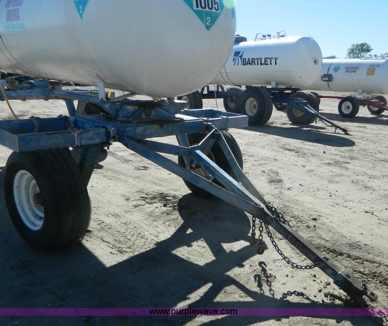 image for item J5177 Anhydrous ammonia nurse tank