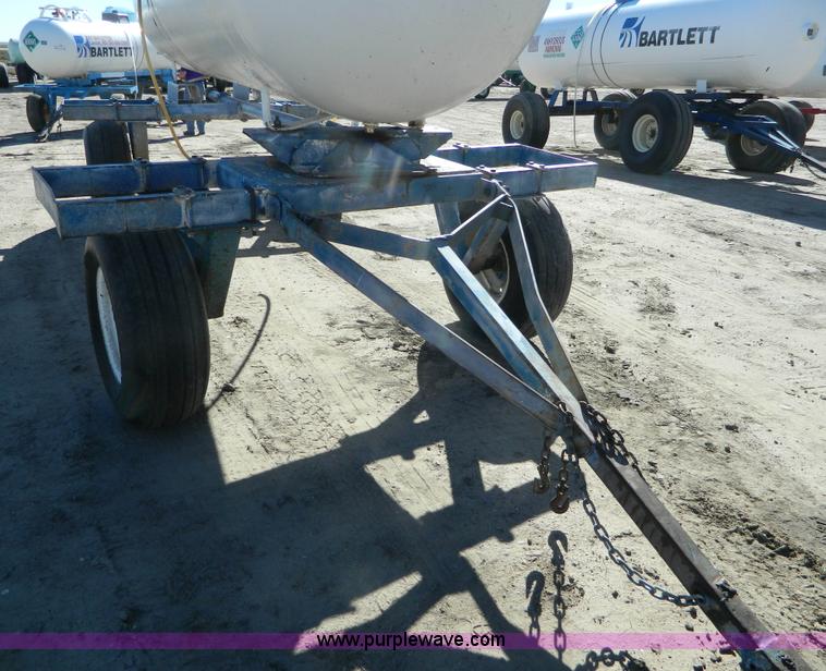 image for item J5177 Anhydrous ammonia nurse tank