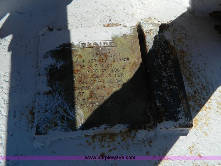 image for item J5177 Anhydrous ammonia nurse tank