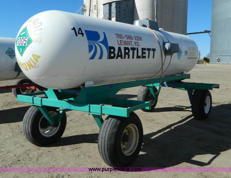 image for item J5185 Anhydrous ammonia nurse tank