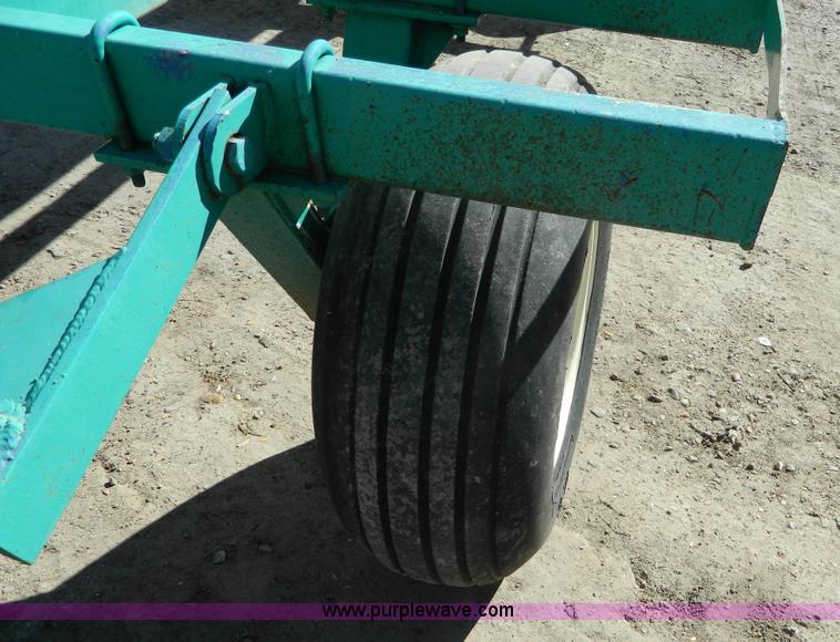 image for item J5185 Anhydrous ammonia nurse tank