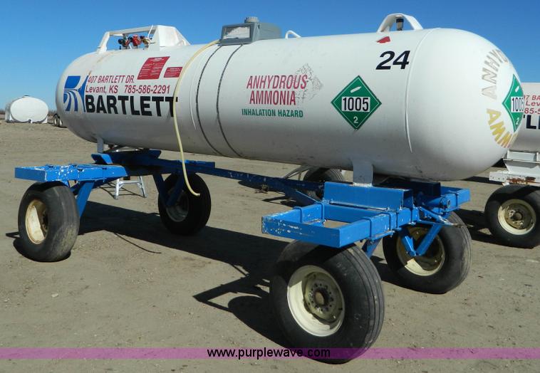 image for item J5188 Anhydrous ammonia nurse tank