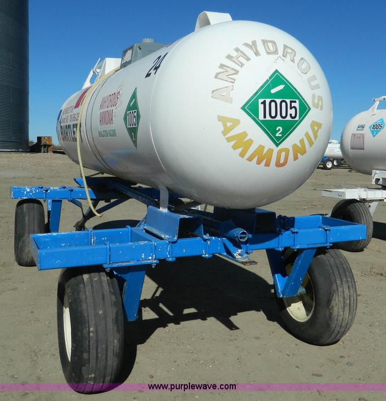 image for item J5188 Anhydrous ammonia nurse tank
