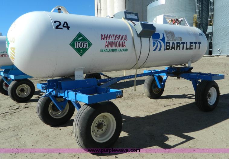 image for item J5188 Anhydrous ammonia nurse tank