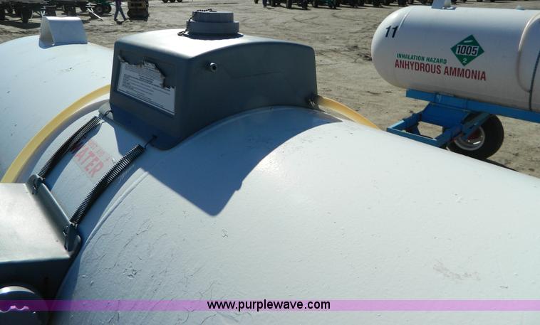 image for item J5188 Anhydrous ammonia nurse tank