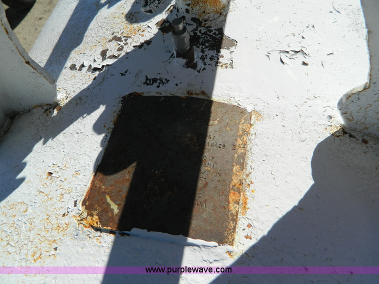 image for item J5188 Anhydrous ammonia nurse tank