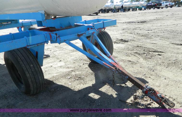 image for item J5189 Anhydrous ammonia nurse tank