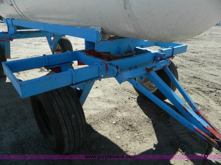 image for item J5189 Anhydrous ammonia nurse tank