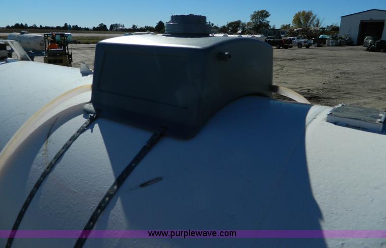 image for item J5189 Anhydrous ammonia nurse tank