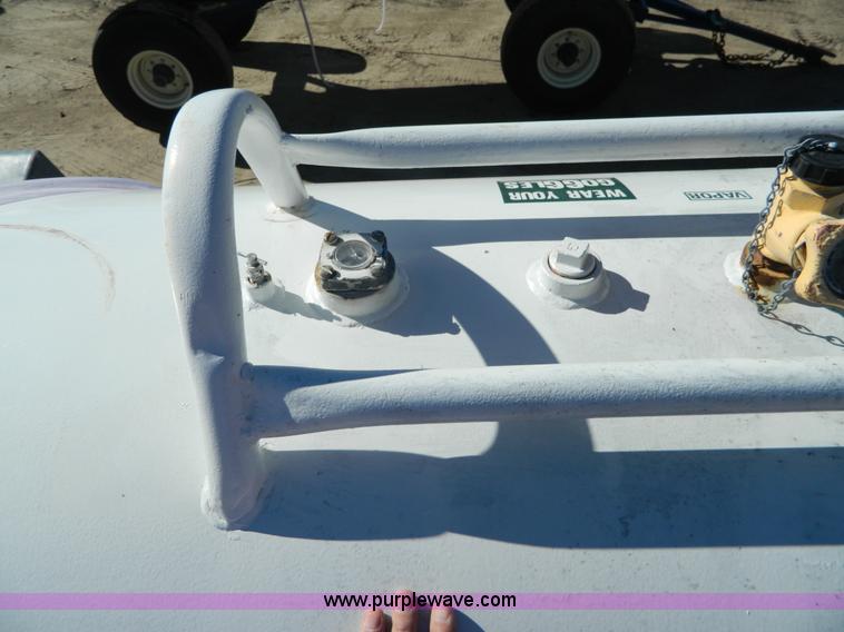 image for item J5206 Anhydrous ammonia nurse tank