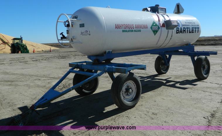 image for item J5207 Anhydrous ammonia nurse tank
